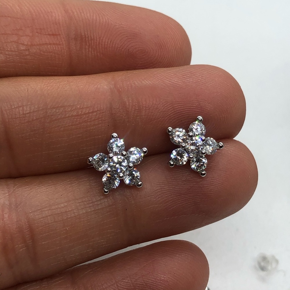 Sterling Silver Vintage earrings. Perfect condition.